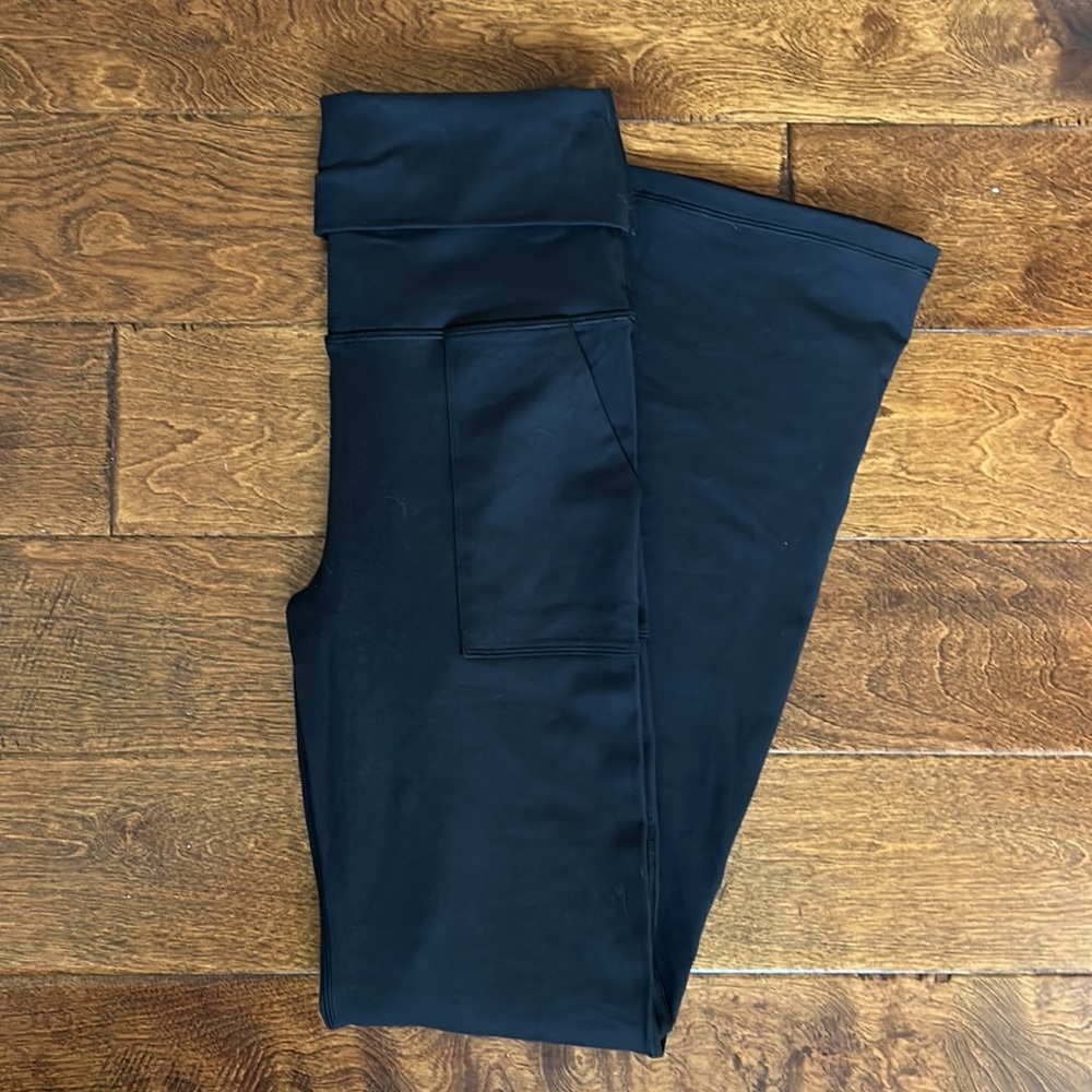 Offline Hugger Flare Leggings